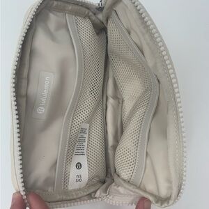 Lululemon everywhere belt bag 1L white